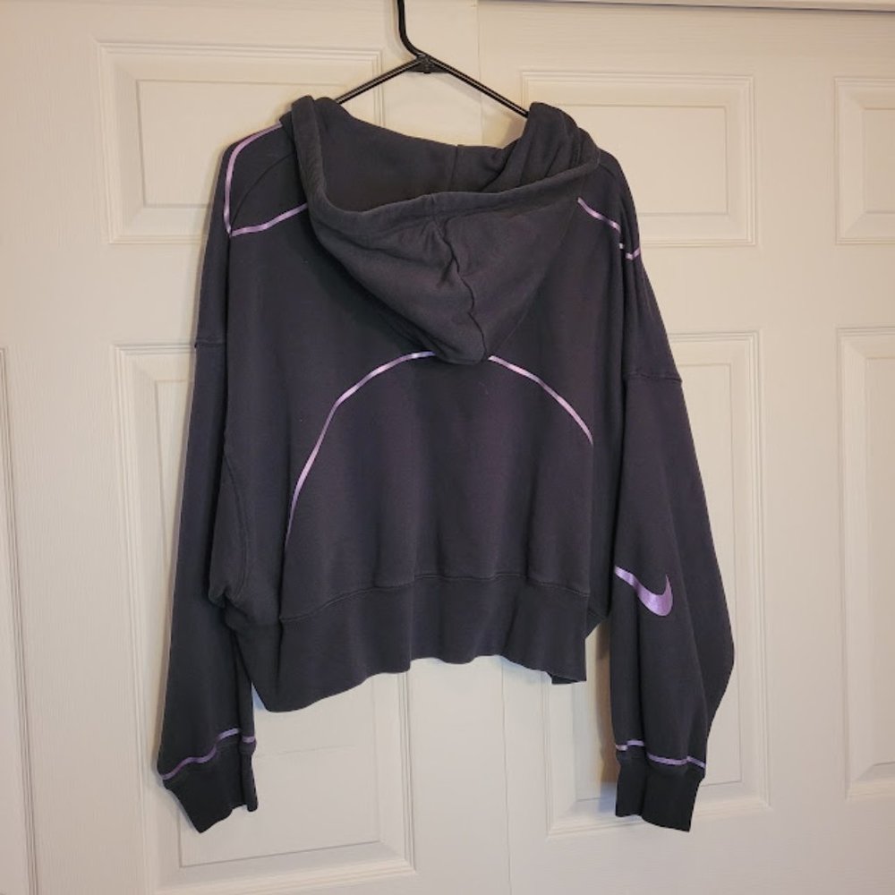 SOLD: RARE NIKE Jacket Holographic Crop Hoodie HTF Athleisure Active M Black - Picture 4 of 8